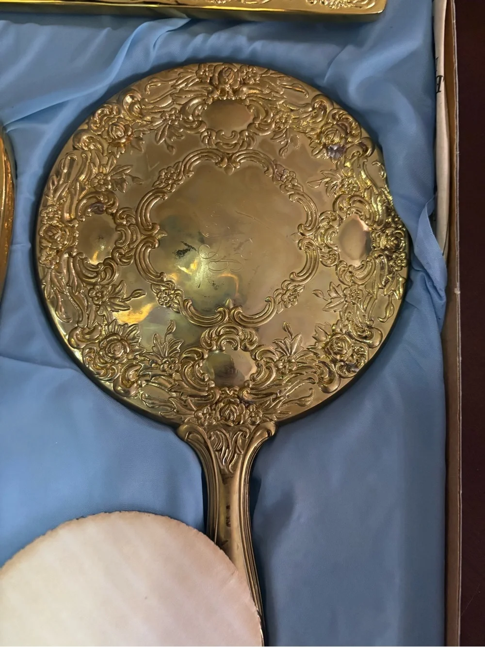 N/A elegant gold